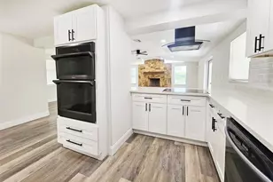 9526 Eastfield Rd, Thonotosassa, FL 33592 - Photo 13