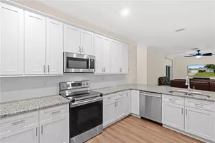 35328 Lake Edward Dr, Zephyrhills, FL 33541 - Photo 23