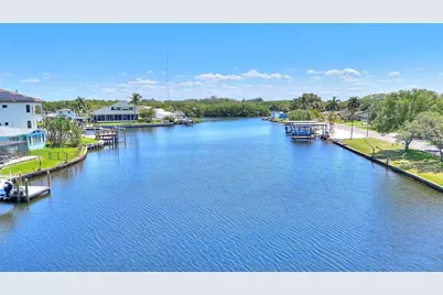 220 90th Avenue NE, Saint Petersburg, FL 33702 - Photo 11