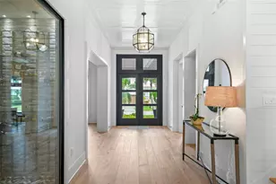 555 Suwanee Cir, Tampa, FL 33606 - Photo 3