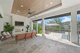 555 Suwanee Cir, Tampa, FL 33606 - Photo 53