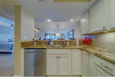 17980 Gulf Boulevard #402, Redington Shores, FL 33708 - Photo 11