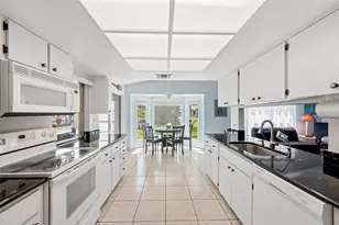 3948 Tarpon Pointe Cir, Palm Harbor, FL 34684 - Photo 23