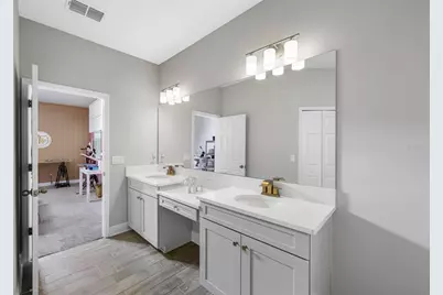 38144 Cobble Creek Boulevard, Zephyrhills, FL 33540 - Photo 17