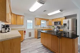 1411 Gray St S, Gulfport, FL 33707 - Photo 7