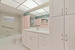 5130 Brittany Dr S, Saint Petersburg, FL 33715 - Photo 29