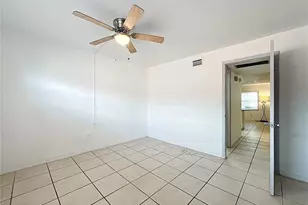 11705 3rd St E, Treasure Island, FL 33706 - Photo 17