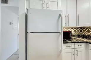 11705 3rd St E, Treasure Island, FL 33706 - Photo 11