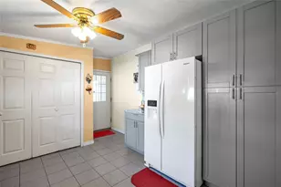 4417 W Paris St, Tampa, FL 33614 - Photo 9