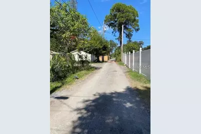 3910 Dr Martin Luther King Jr Street S, Saint Petersburg, FL 33705 - Photo 17