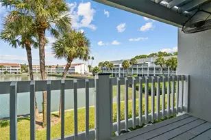 12134 Capri Cir S, Treasure Island, FL 33706 - Photo 7