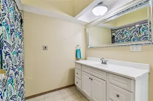 12134 Capri Cir S, Treasure Island, FL 33706 - Photo 23