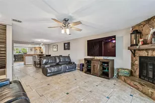 12134 Capri Cir S, Treasure Island, FL 33706 - Photo 5
