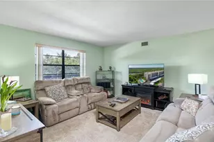 8198 Terrace Garden Dr N, Saint Petersburg, FL 33709 - Photo 9