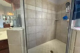 2601 Villa Dr, Valrico, FL 33596 - Photo 19