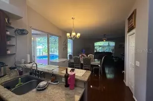 2601 Villa Dr, Valrico, FL 33596 - Photo 9