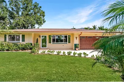 828 3rd Avenue SW, Largo, FL 33770 - Photo 1
