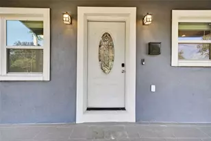 8110 Macoma Dr NE, Saint Petersburg, FL 33702 - Photo 7