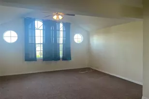 1644 Arabian Ln, Palm Harbor, FL 34685 - Photo 9