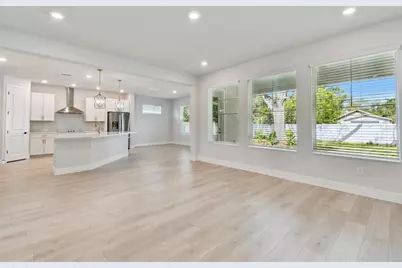 8056 33rd Avenue N, Saint Petersburg, FL 33710 - Photo 17