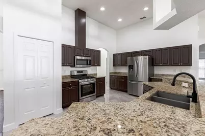 1032 Legends Pass Drive, Valrico, FL 33594 - Photo 5