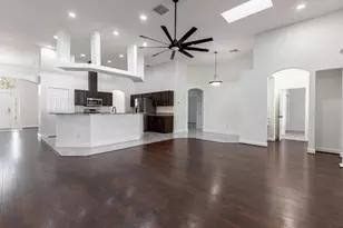 1032 Legends Pass Dr, Valrico, FL 33594 - Photo 11