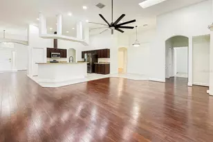 1032 Legends Pass Dr, Valrico, FL 33594 - Photo 5