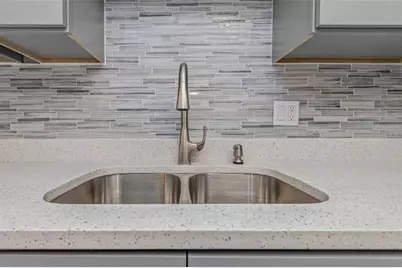 4910 38th Way S #111, Saint Petersburg, FL 33711 - Photo 5