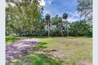 5001 S Shore Crest Circle, Tampa, FL 33609 - Photo 9