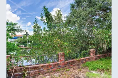 5001 S Shore Crest Circle, Tampa, FL 33609 - Photo 17