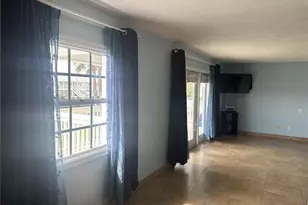 4859 Coquina Key Dr SE, Saint Petersburg, FL 33705 - Photo 7