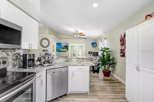 8712 Fountain Ave, Tampa, FL 33615 - Photo 11