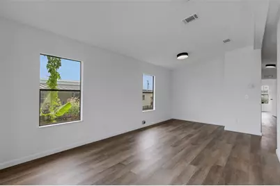 918 49th Avenue W, Bradenton, FL 34207 - Photo 7