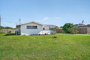 420 Palm Creek Dr, Englewood, FL 34223 - Photo 3