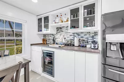 4982 Coquina Key Drive SE, Saint Petersburg, FL 33705 - Photo 9