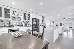 4982 Coquina Key Dr SE, Saint Petersburg, FL 33705 - Photo 7