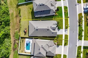 977 Signet Dr, Apollo Beach, FL 33572 - Photo 53