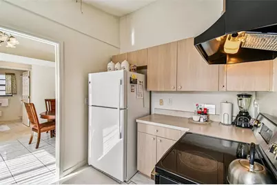 460 48th Street S, Saint Petersburg, FL 33711 - Photo 9