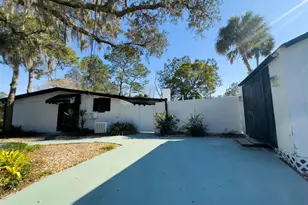 12116 N 52nd St, Temple Terrace, FL 33617 - Photo 1