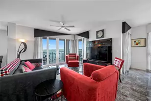 4717 Dolphin Cay Ln S, Saint Petersburg, FL 33711 - Photo 9