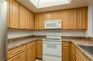 4140 Castlewood Dr, Holiday, FL 34691 - Photo 5