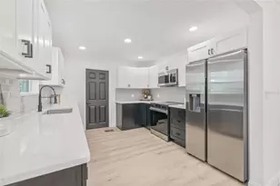 7 Hamilton Heath Dr, Tampa, FL 33604 - Photo 9