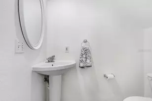 4007 Bangalow Palm Ct, Tampa, FL 33624 - Photo 9