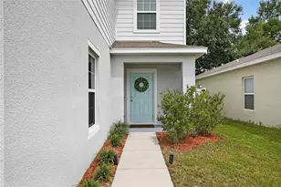 35021 Jomar Ave, Zephyrhills, FL 33541 - Photo 3