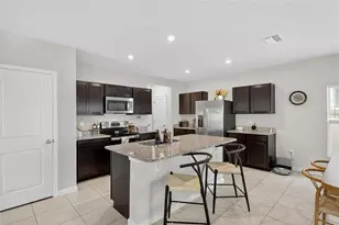 35021 Jomar Ave, Zephyrhills, FL 33541 - Photo 9