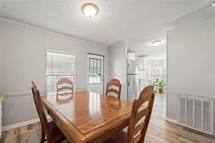 5645 Loretta Ct, Zephyrhills, FL 33542 - Photo 11