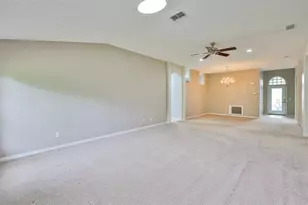 920 Villeroy Greens Dr, Sun City Center, FL 33573 - Photo 13