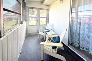 1802 Bedford Ln, Sun City Center, FL 33573 - Photo 17