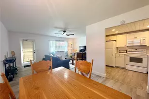 1802 Bedford Ln, Sun City Center, FL 33573 - Photo 9