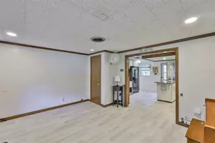 7515 Anna Ave, Gibsonton, FL 33534 - Photo 13